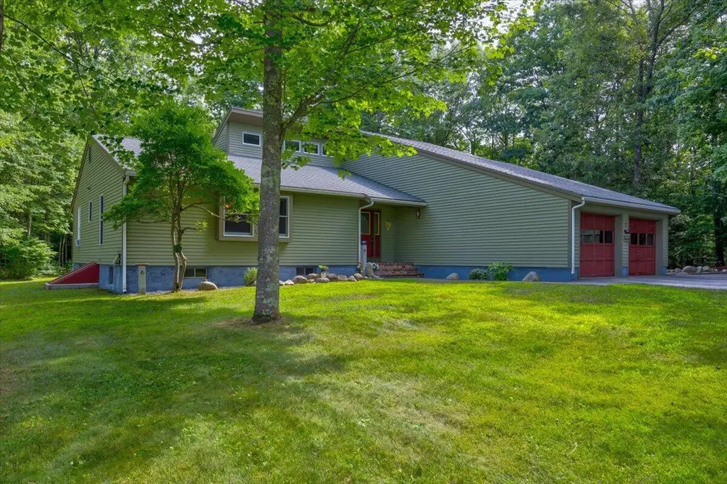 79 Waterhouse Road Dayton ME 04005