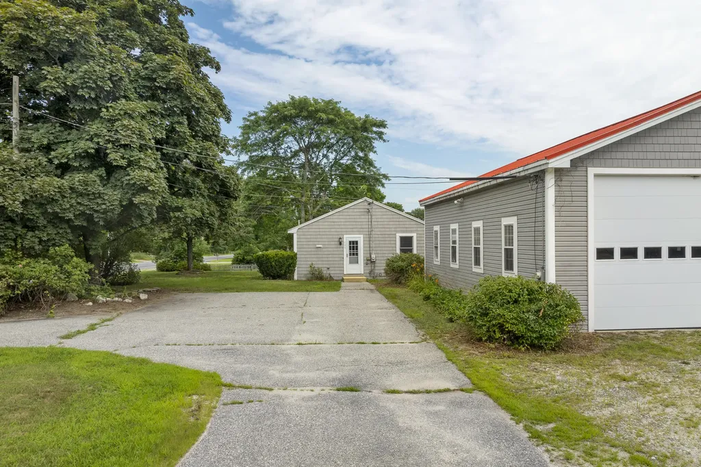 585 Walnut Hill Road North Yarmouth ME 04097
