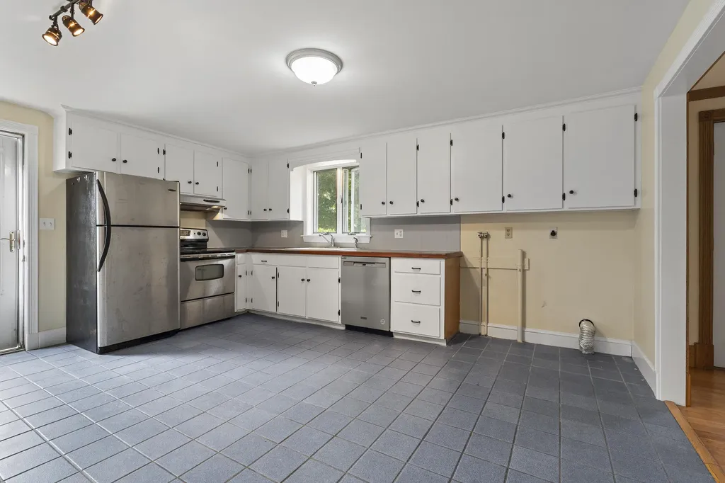 585 Walnut Hill Road North Yarmouth ME 04097