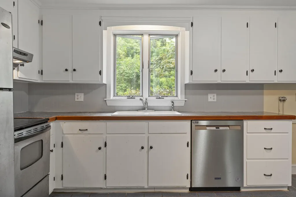 585 Walnut Hill Road North Yarmouth ME 04097