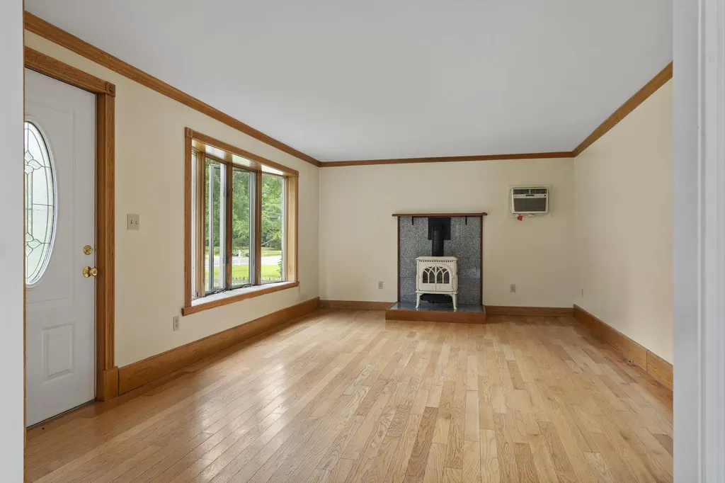 585 Walnut Hill Road North Yarmouth ME 04097