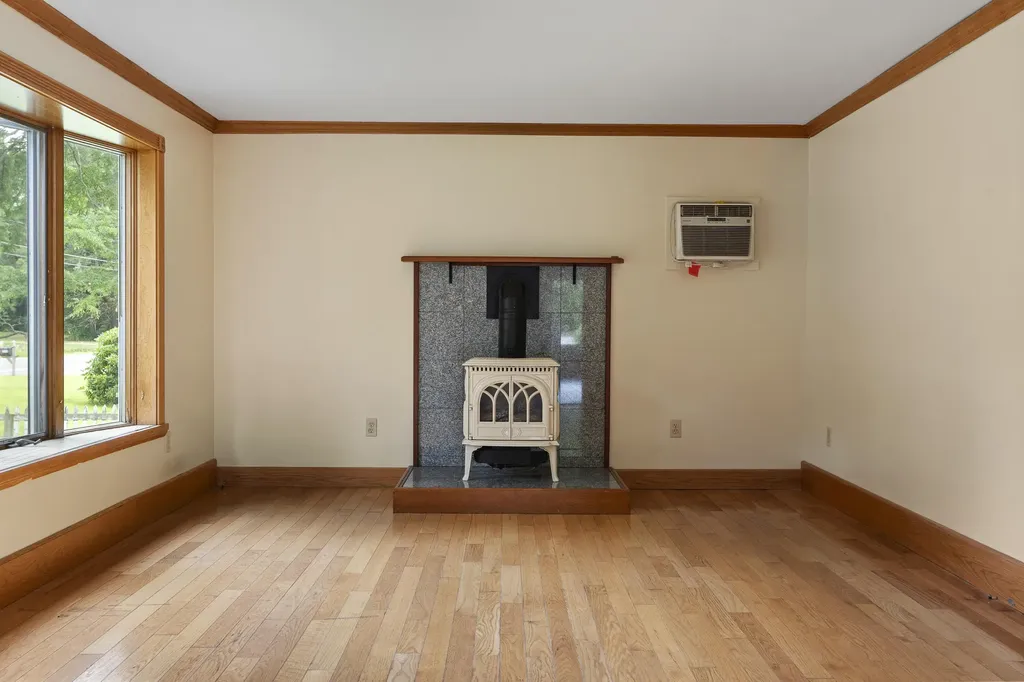 585 Walnut Hill Road North Yarmouth ME 04097