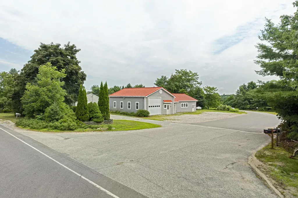 585 Walnut Hill Road North Yarmouth ME 04097