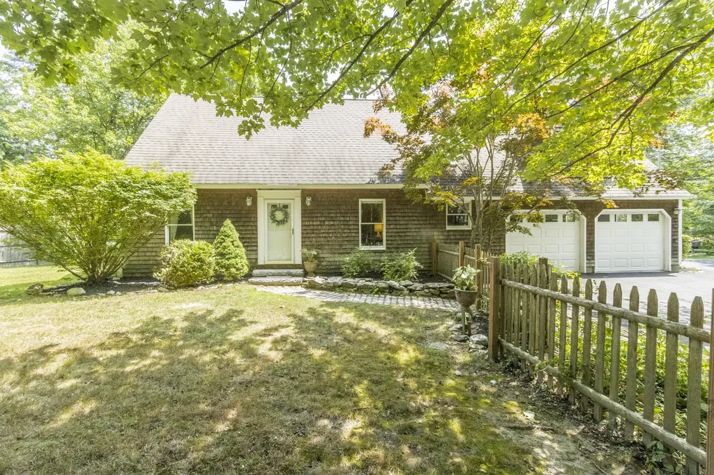 135 Mountain Road Falmouth ME 04105