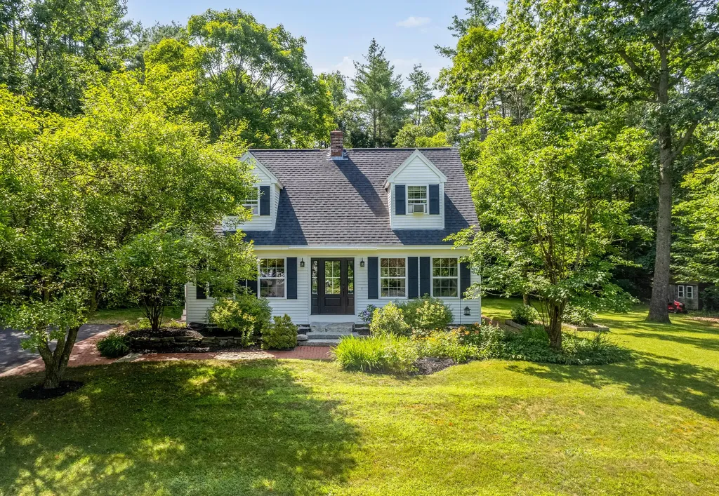 24 Bear Run Gorham ME 04038