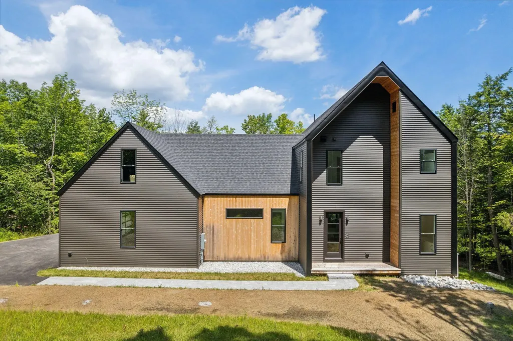 12 New Minnot Way Falmouth ME 04105