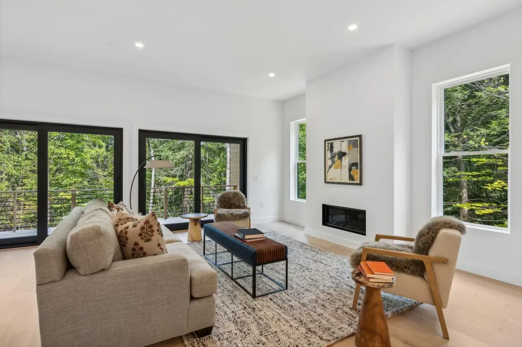12 New Minnot Way Falmouth ME 04105