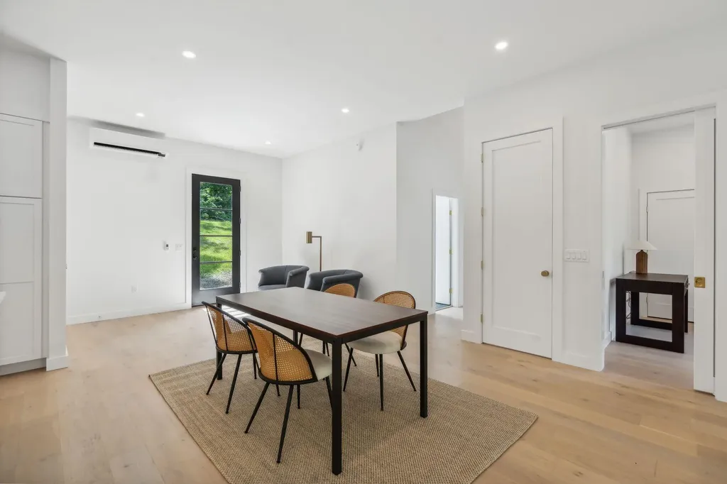12 New Minnot Way Falmouth ME 04105