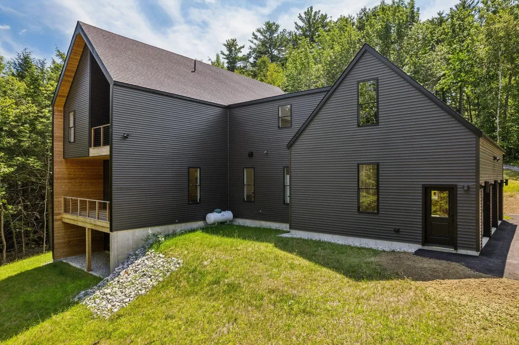 12 New Minnot Way Falmouth ME 04105