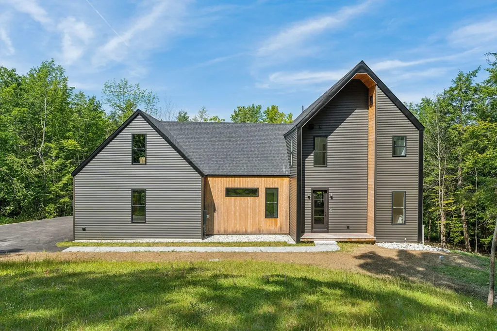 12 New Minnot Way Falmouth ME 04105