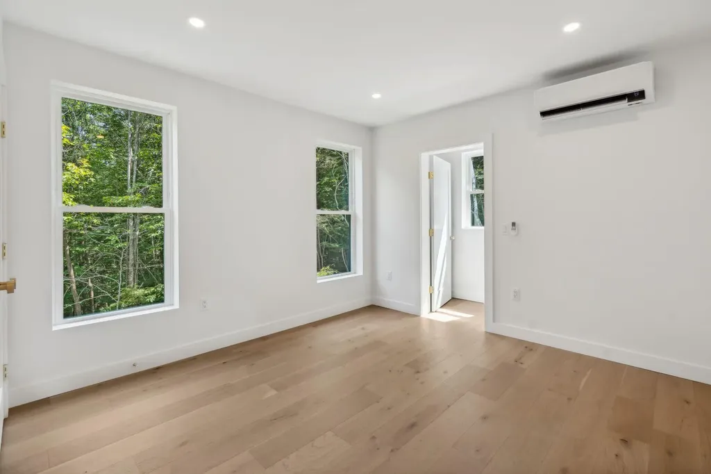 12 New Minnot Way Falmouth ME 04105