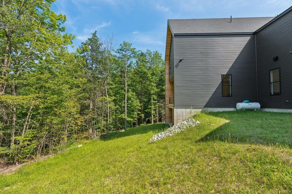 12 New Minnot Way Falmouth ME 04105