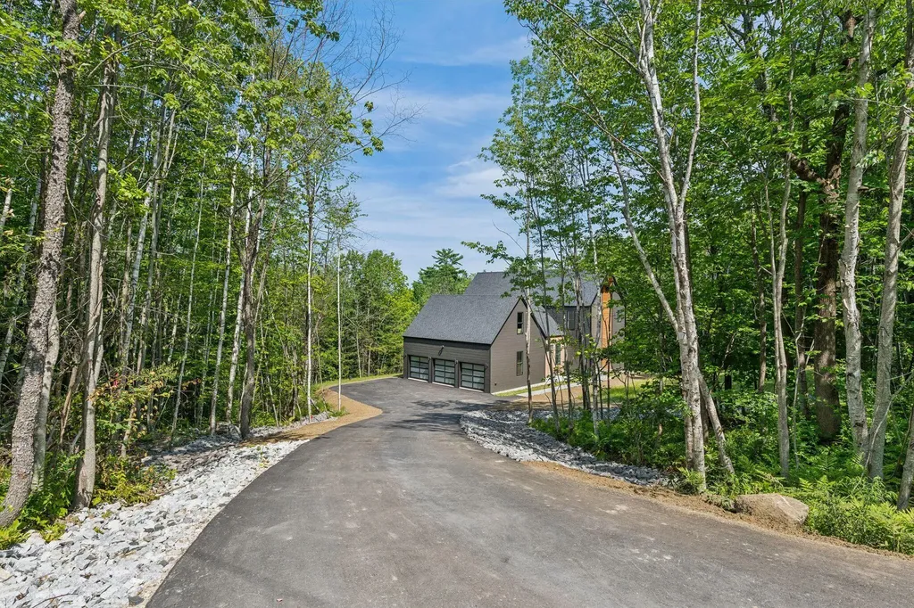12 New Minnot Way Falmouth ME 04105