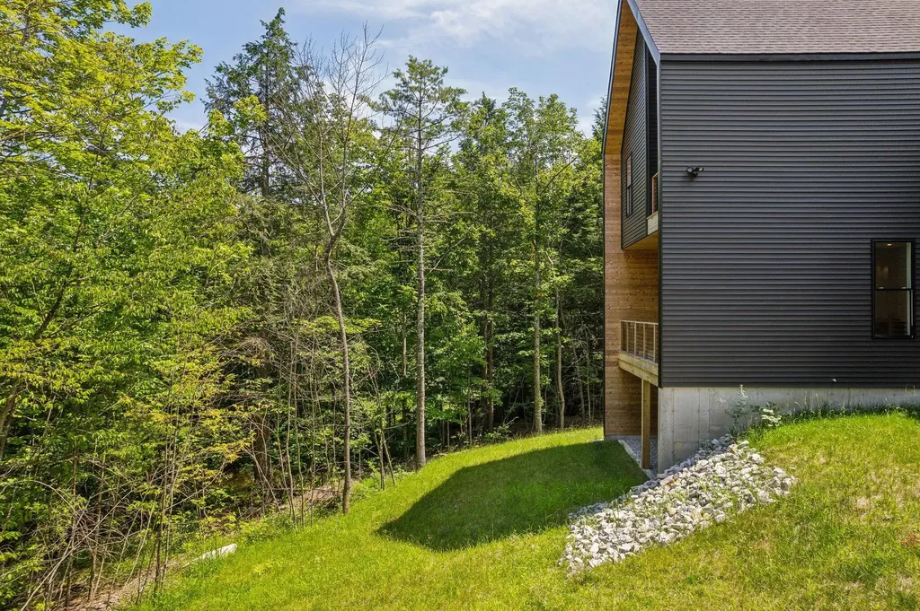 12 New Minnot Way Falmouth ME 04105
