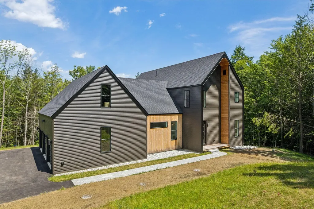 12 New Minnot Way Falmouth ME 04105