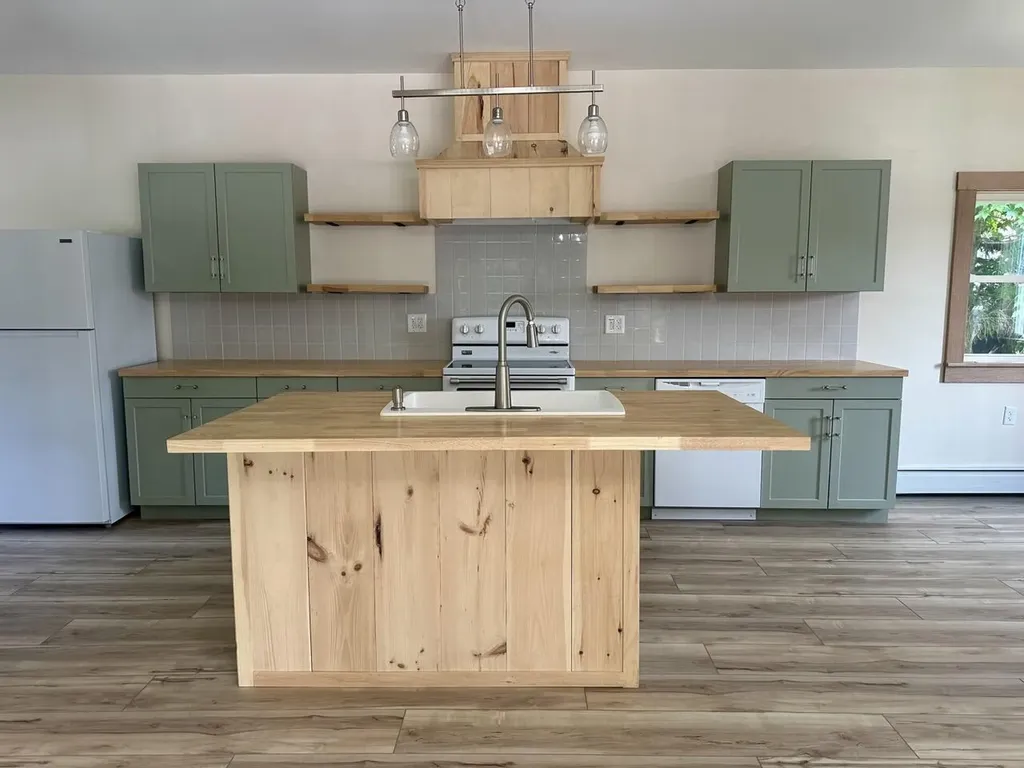 112 Lincoln Avenue Rumford ME 04276