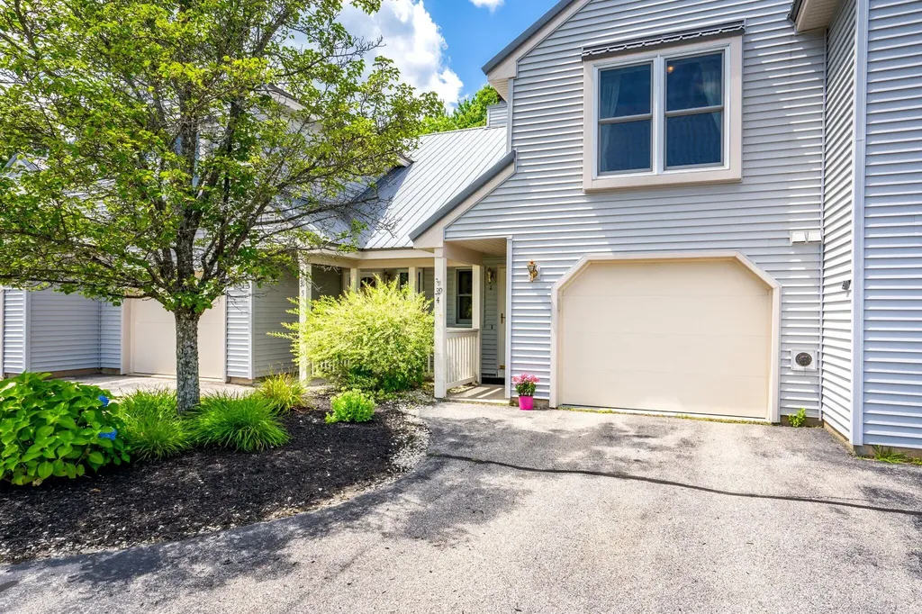 39 Meadowbrook Drive Gorham ME 04038