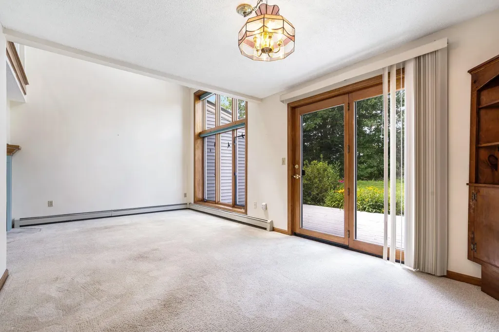 39 Meadowbrook Drive Gorham ME 04038