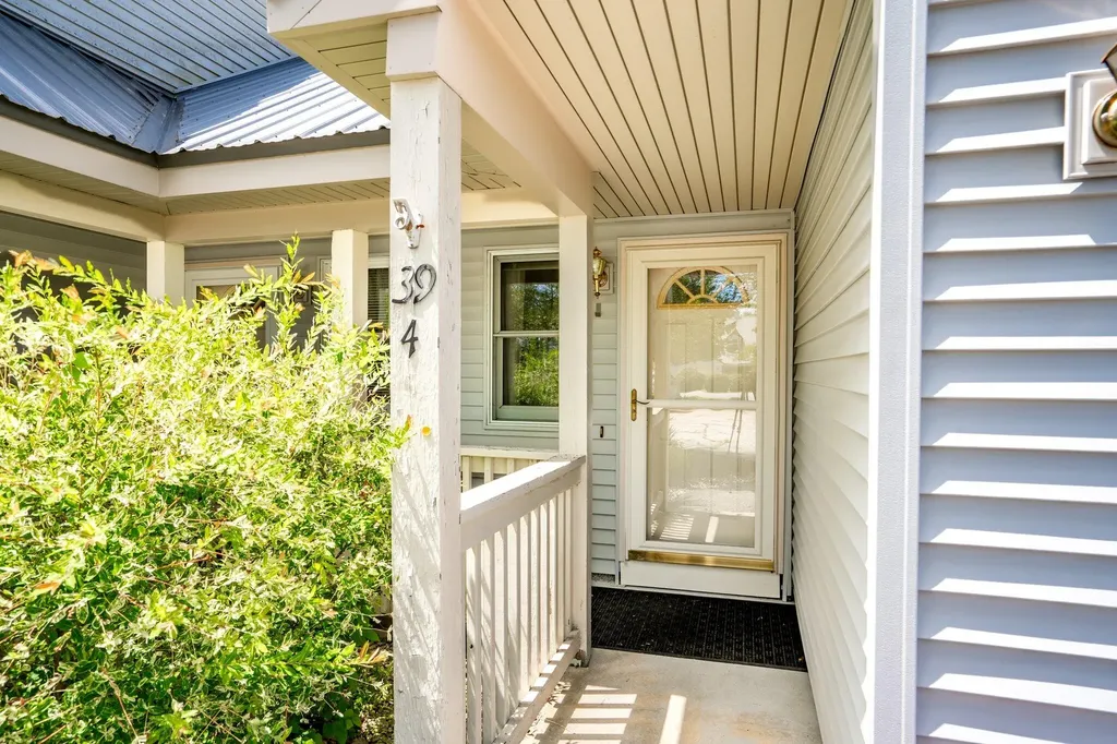 39 Meadowbrook Drive Gorham ME 04038