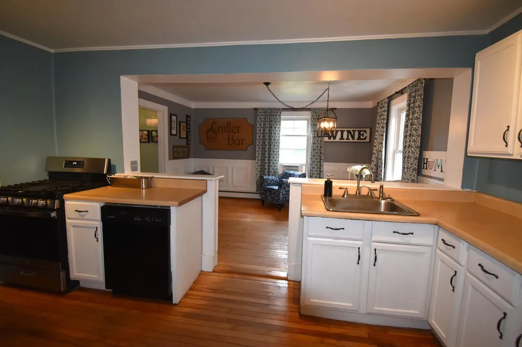 34 West Street Newport ME 04953
