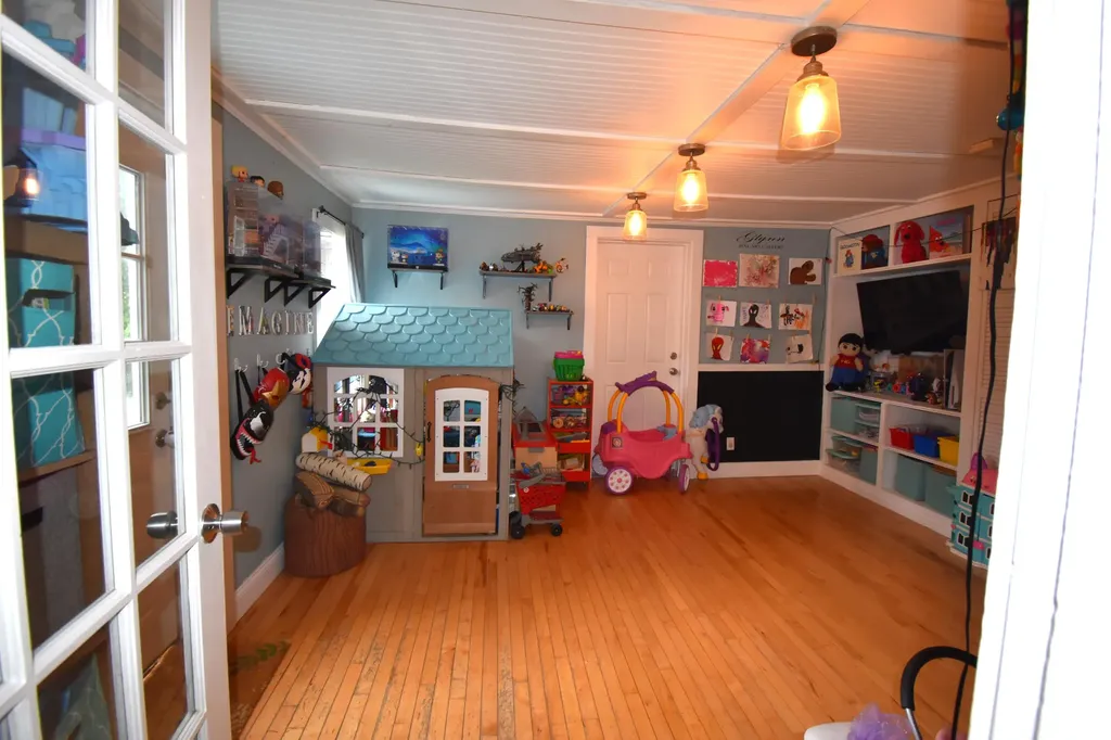 34 West Street Newport ME 04953