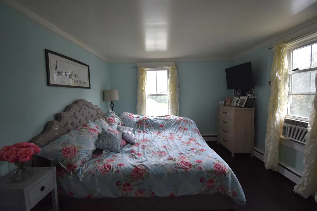 34 West Street Newport ME 04953
