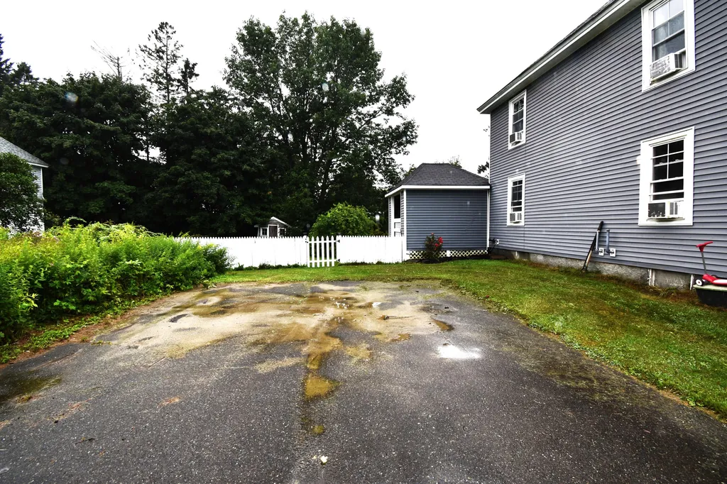 34 West Street Newport ME 04953