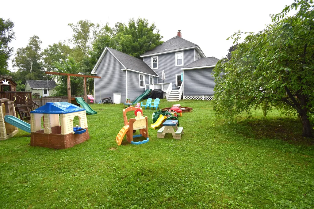 34 West Street Newport ME 04953