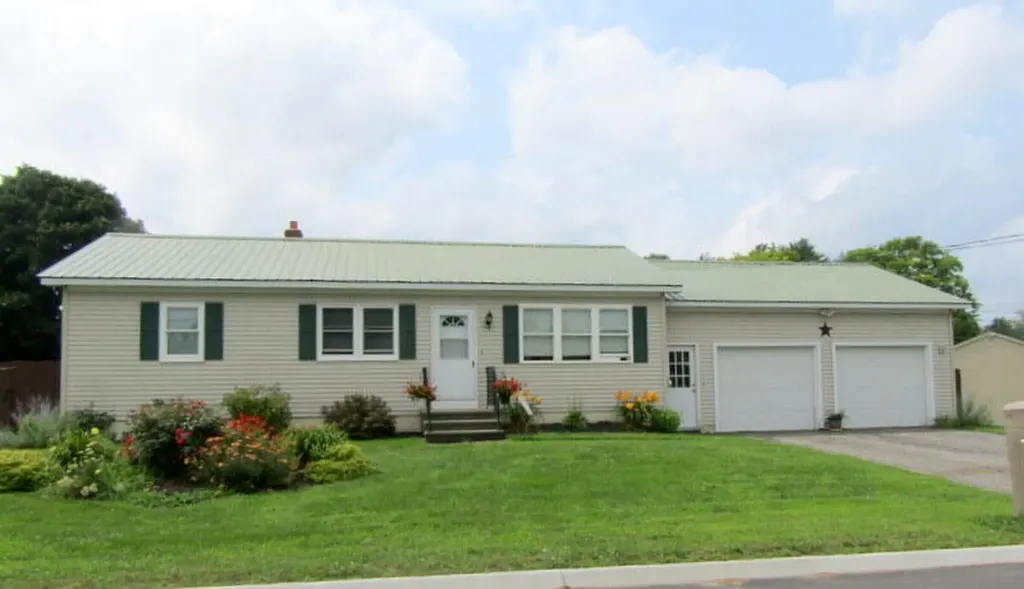 32 Gina Street Lewiston ME 04240