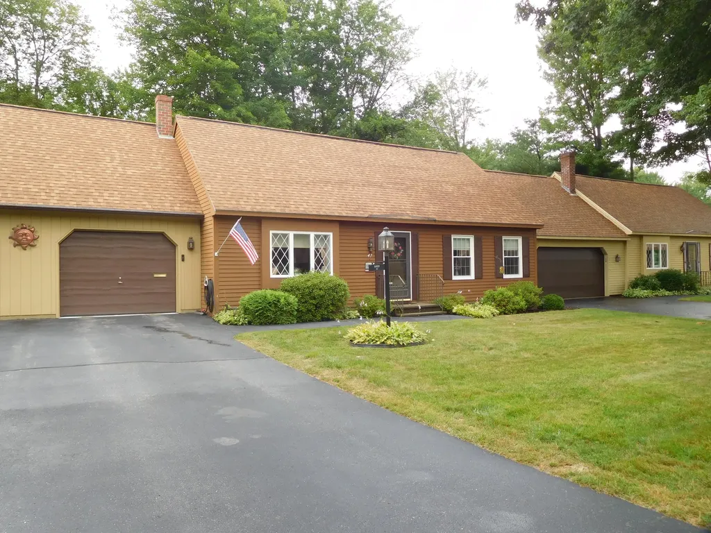 47 Old Carriage Road Auburn ME 04210