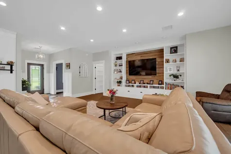 309 Portland Road Gray ME 04039