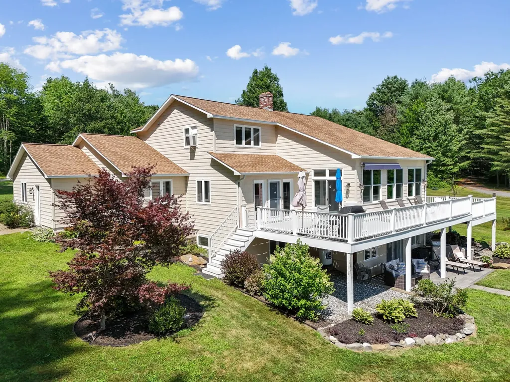24 Loch Lane Winthrop ME 04364