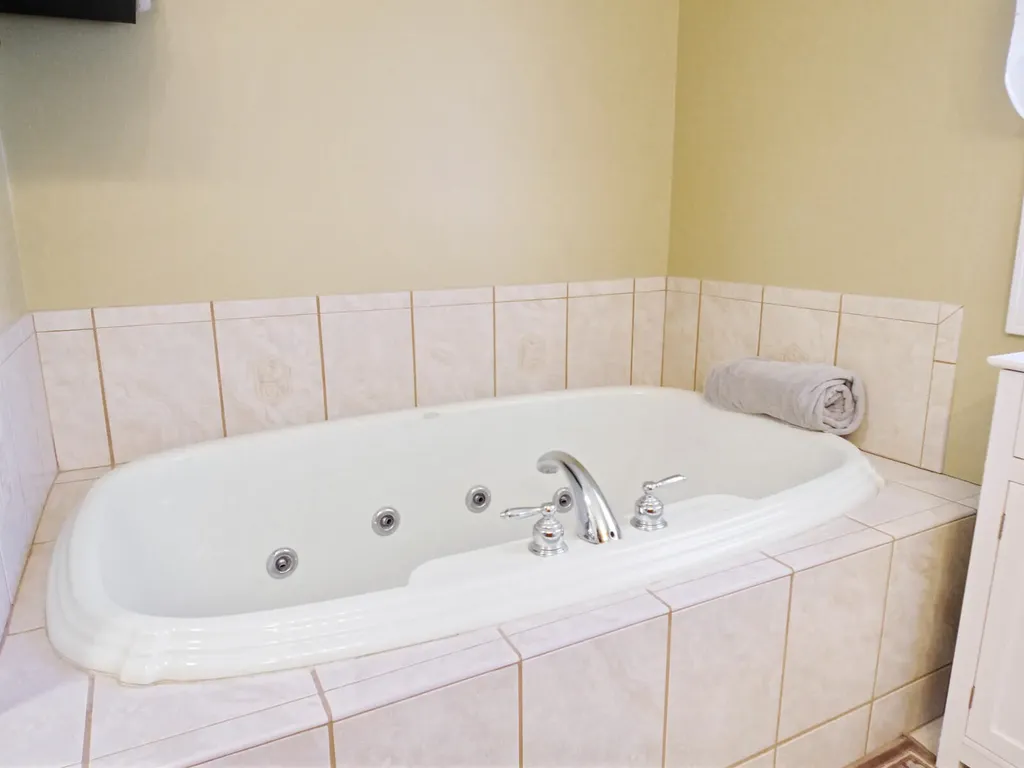 24 Loch Lane Winthrop ME 04364