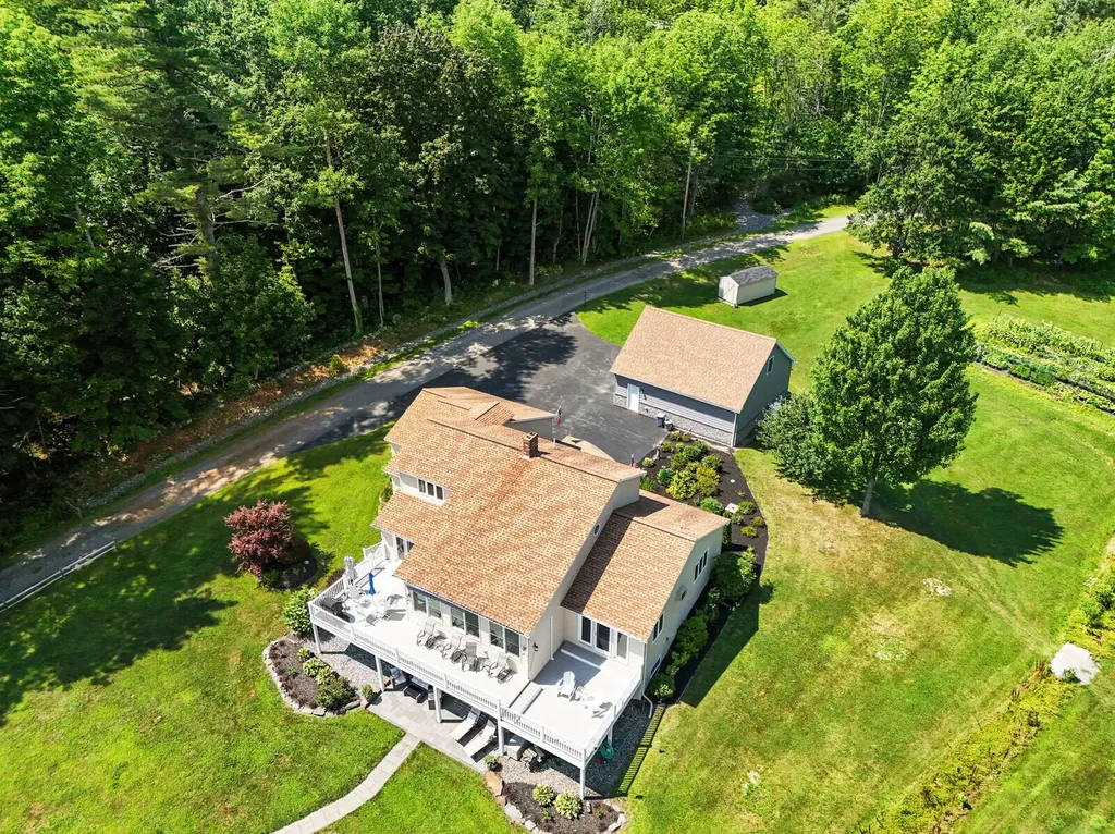 24 Loch Lane Winthrop ME 04364