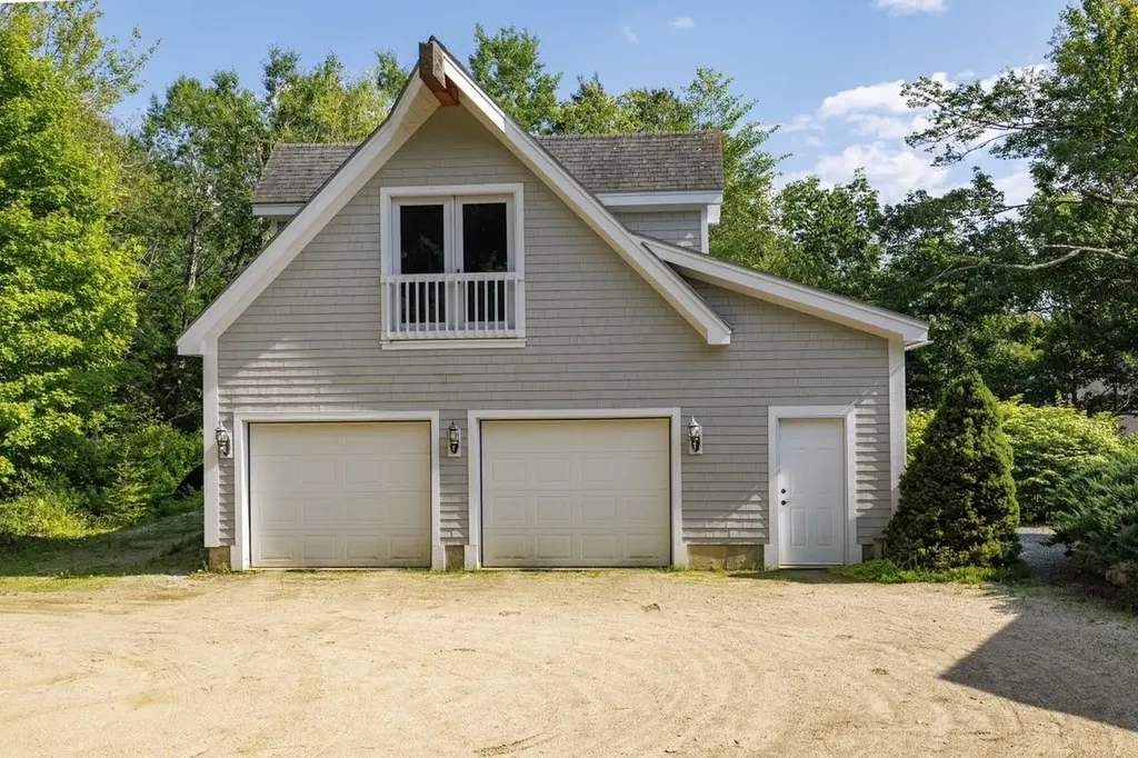 180 Ferry Road Brooksville ME 04617