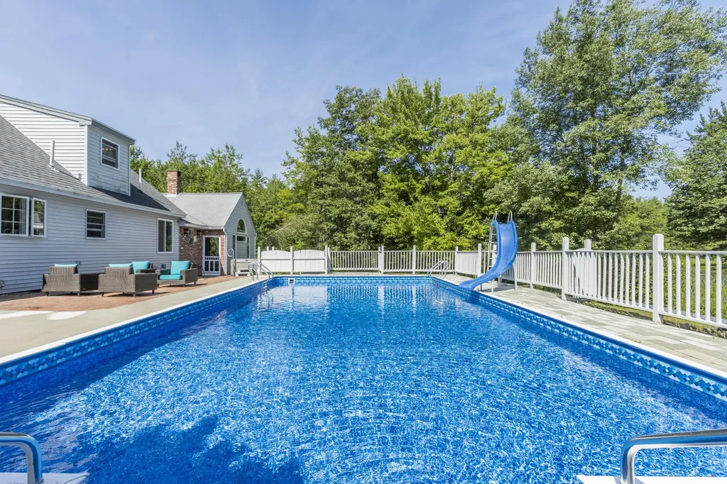 33 Rabbit Road Durham ME 04222