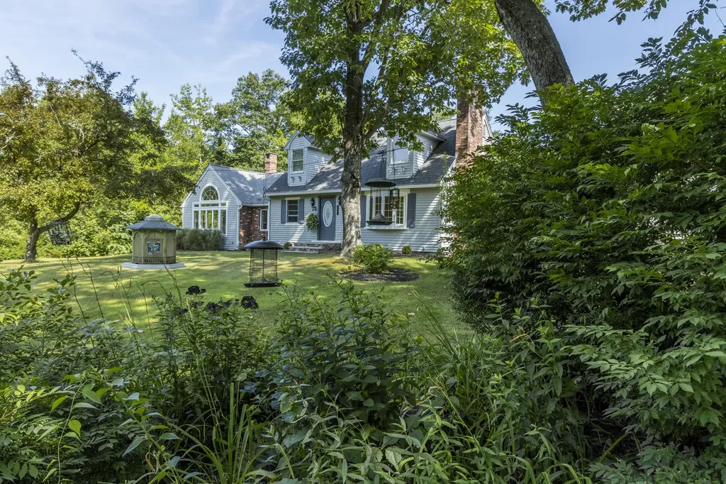 33 Rabbit Road Durham ME 04222