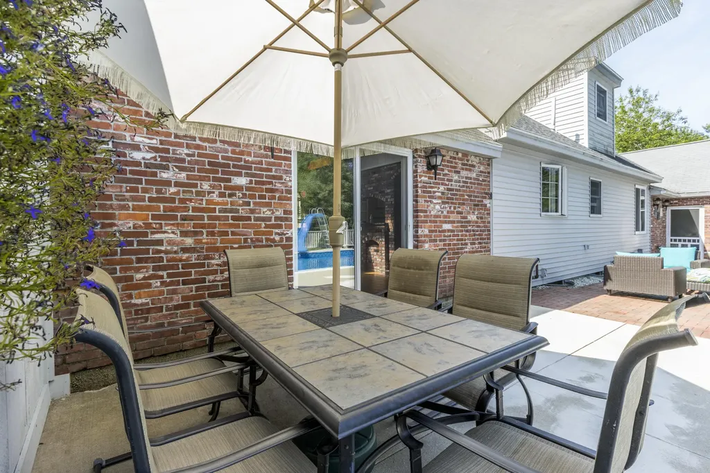 33 Rabbit Road Durham ME 04222