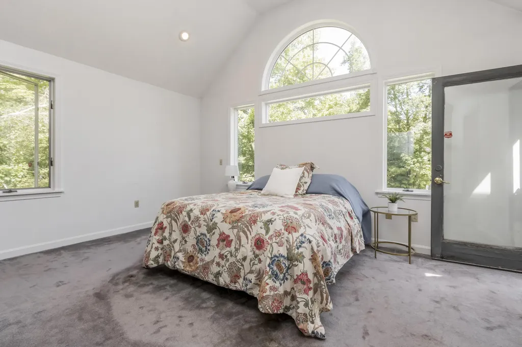 33 Rabbit Road Durham ME 04222