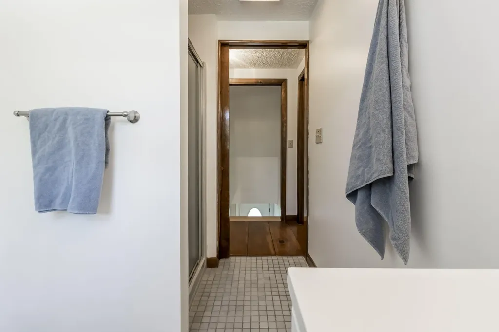 33 Rabbit Road Durham ME 04222