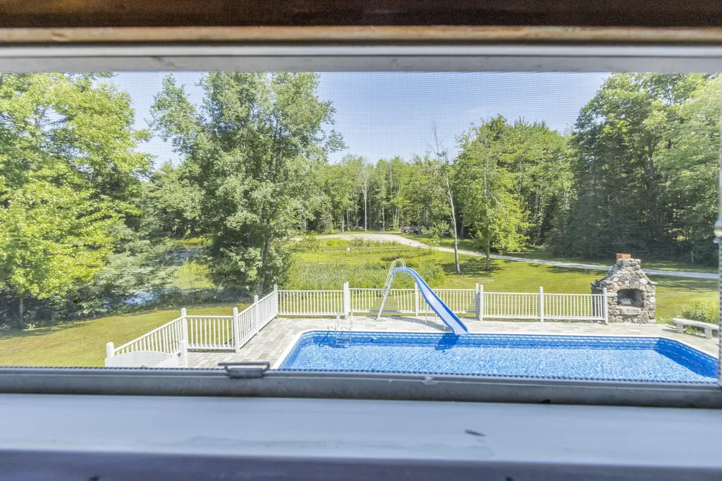 33 Rabbit Road Durham ME 04222