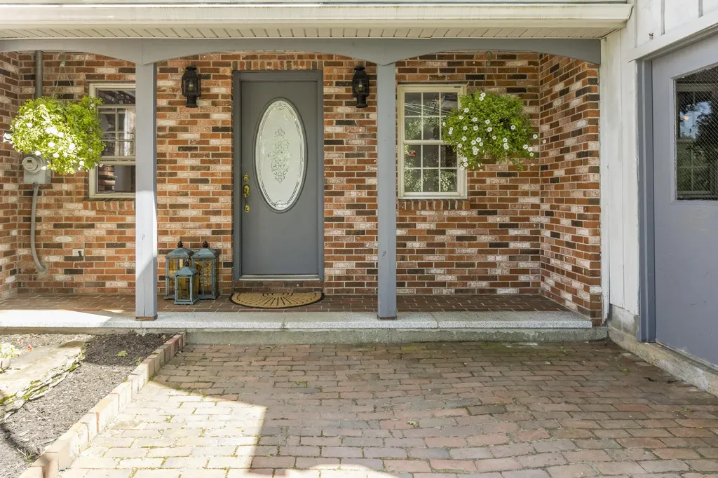 33 Rabbit Road Durham ME 04222