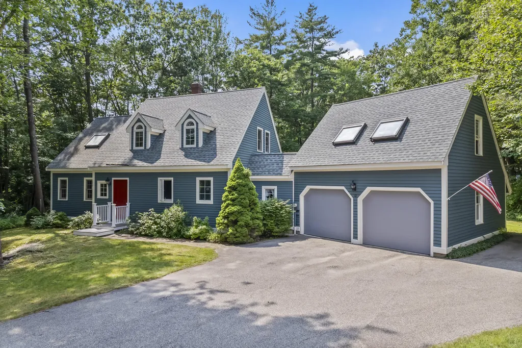 12 Hawthorne Lane York ME 03909
