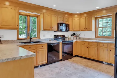 12 Harrison Circle Auburn ME 04210