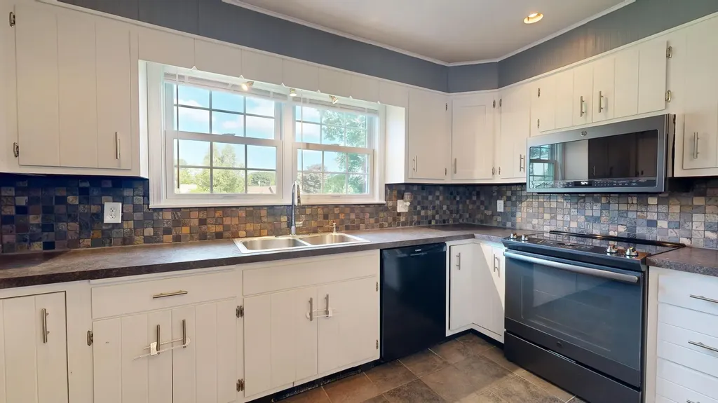 20 Shank Street Lewiston ME 04240