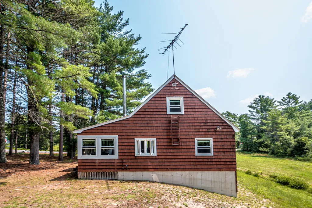 270 Hampshire Road Brownfield ME 04010