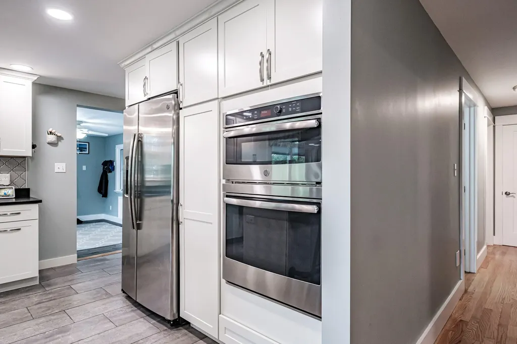 5 Woodward Lane Falmouth ME 04105