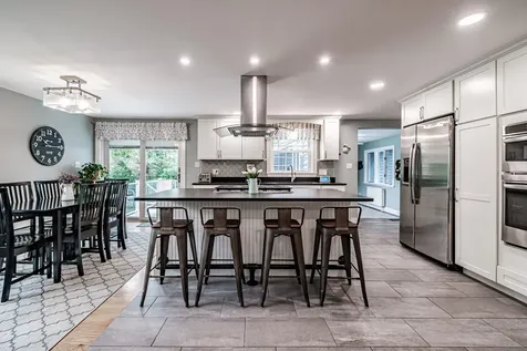 5 Woodward Lane Falmouth ME 04105