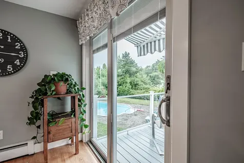 5 Woodward Lane Falmouth ME 04105