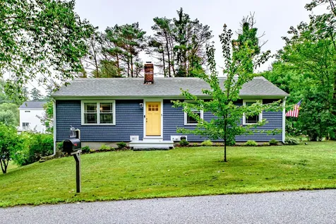 5 Woodward Lane Falmouth ME 04105